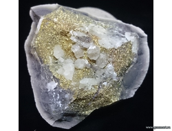 Пирит, "Спектропирит", кальцит в полости конкреции. Россия. 50*50*31мм