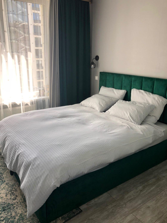 Кровать "Параллель" зелёного цвета