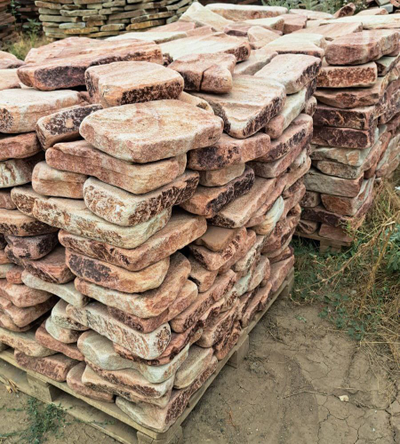 Камень толстяк галтованный малиновый