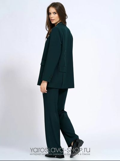 Комплект женский состоящий из жакета и брюк в темно-зеленом оттенке
