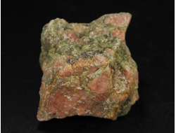 Унакит, необработанный образец, ЮАР (30*26*25 мм, 32 г) №38256