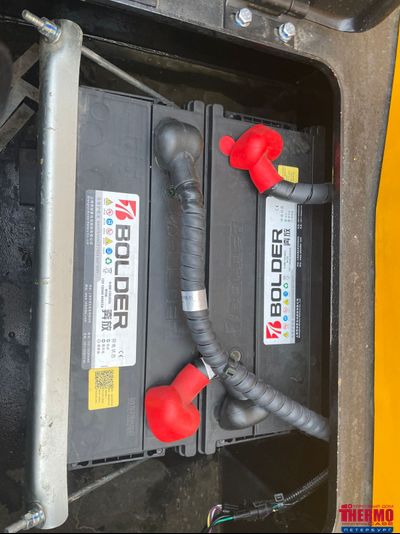 Комплект термозащиты АКБ автокранов и фронтальных погрузчиков КТЗГ-А7+ (КОМПЛЕКТ ИЗ 2-Х ТЕРМОСОВ С ОТДЕЛЬНОЙ КРЫШКОЙ ДЛЯ 2-Х АКБ с НАГРЕВАТЕЛями НТА-2/2+ (круглая клемма d=8mm) АКБ А/h: 120 (E41), Габариты АКБ, мм: (402-408)x(171-175)x(215-235)