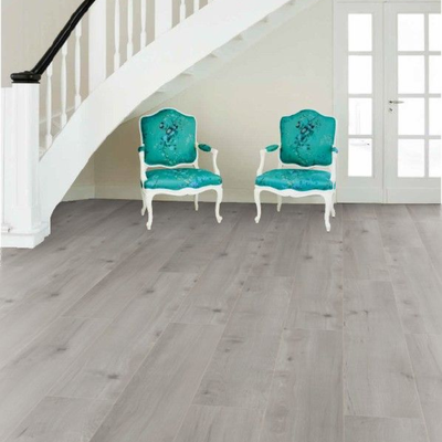 Ламинат Wineo Я создан, чтобы любить тебя в интерьере гостиной