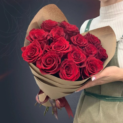 Классический букет из 15 красных Эквадорских роз 50 см
