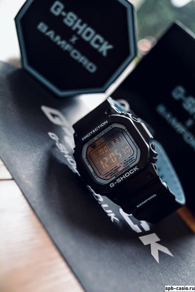 Часы Casio G-Shock GW-M5610BWD20-1ER