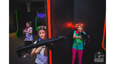 В лазертаг играют все, и дети и взрослые. Заказать игру в наших клубах можно в Санкт-Петербурге и Петрозаводске