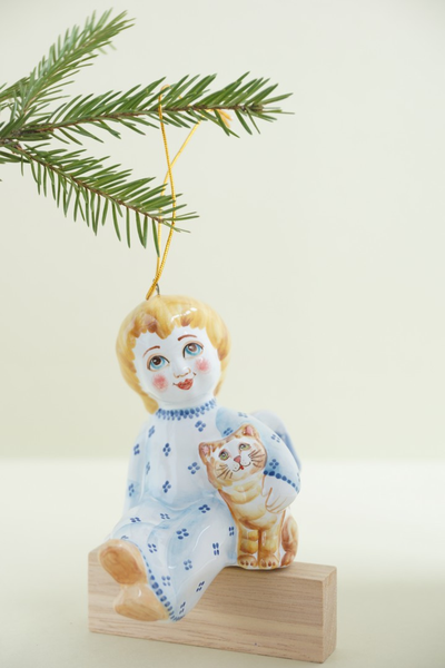 Ангел с котёнком