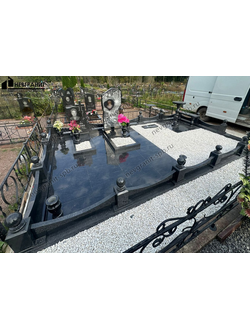 Гранитный комплекс  элитный 291 с поребриком