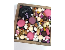 Подарочный бокс с макарунс