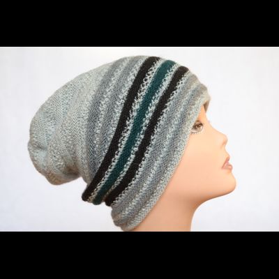 Вязаная светло - серая полосатая женская шапка Vizio Италия 6550