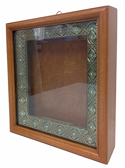 Киот деревянный с басменной рамой, декорированной стразами для иконы формата 17,5 х21см