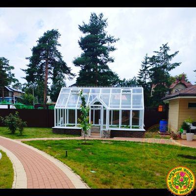 Базовая комплектация теплицы в английском стиле с холлом из стекала и алюминия ЕЛИЗАВЕТА 6000 х 3000 мм