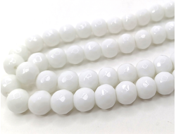 Агат тонированный граненый на нити  10мм белый