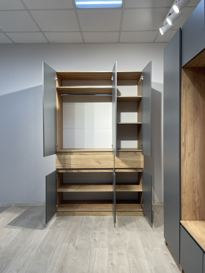 Авиньон шкаф трехстворчатый Дуб крафт золотой/Графит серый