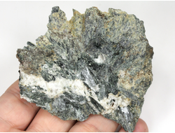 Актинолит, Россия, Северный Кавказ, КЧР, река Большой Блыб (70*60*22 мм, 72 г) №29630