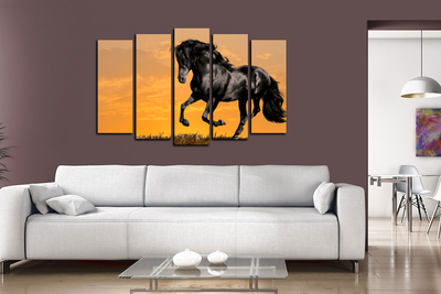 Модульная картина "Черный скакун"