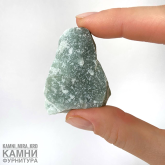 Авантюрин зелёный (кварцит) дикие средние камни 25-45 мм, цена за штуку
