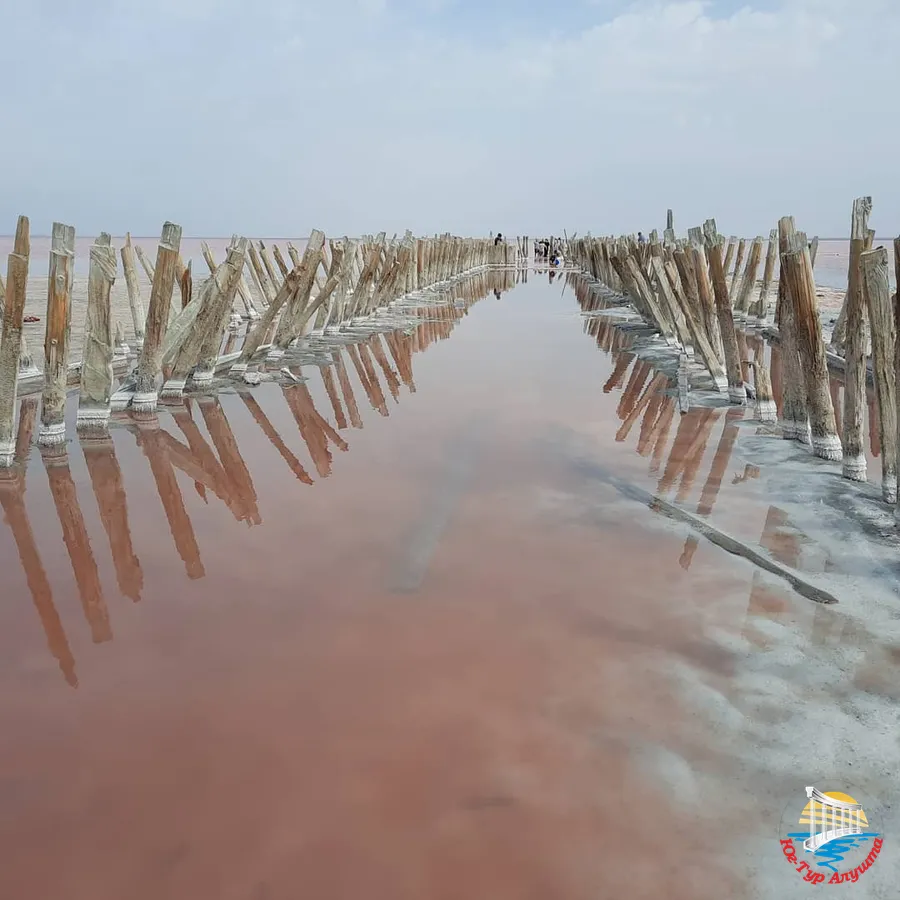 Розовое озеро