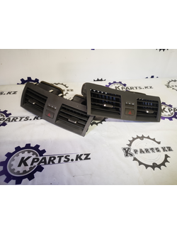 Воздуховод (дефлектор) центральный на панель на тойоту камри 40