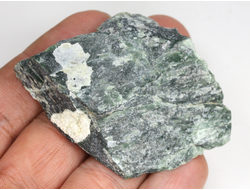 Серпентин, необработанный, дикий образец, Россия, КЧР, Урупский район (67*49*14 мм, 48 г) №37601