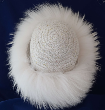 Итальянская зимняя шляпа с меховой отделкой