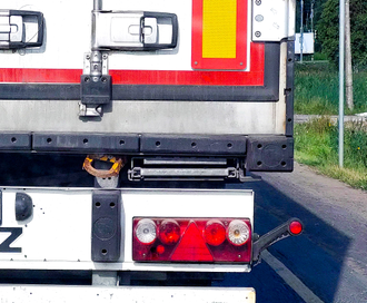 Отбойник резиновый 165Х125Х75 4 отв