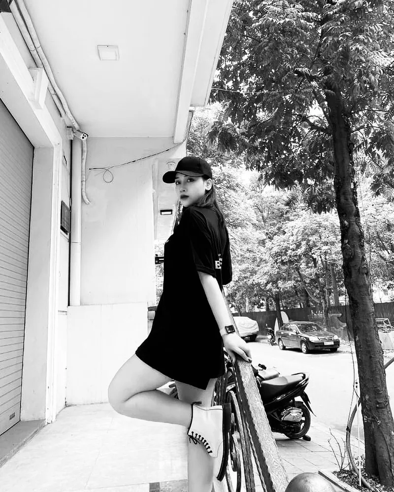 белые женские ботинки