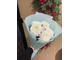 Классический букет из 5 белых хризантем Magnum White