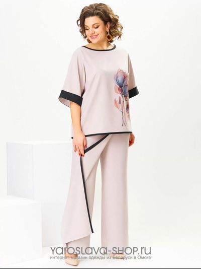 Пудровый брючный комплект с принтом "цветок"