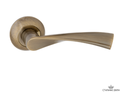 Ручка на круглом основании VETTORE R07.023 АВ (130 квадрат) (Бронза)