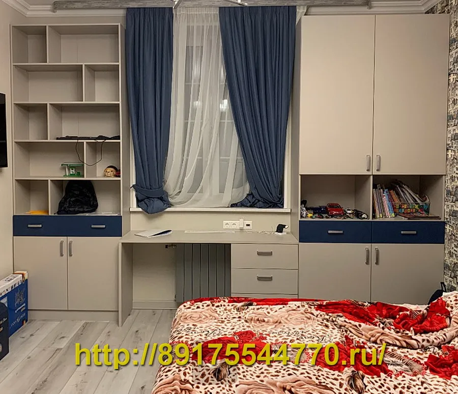 031 Мебель в детскую комнату.
Шкафы и стол. 
Фасады:
- ЛДСП Egger U525 ST9 Делфт голубой
- ЛДСП Egger U702 ST9 Кашемир серый
