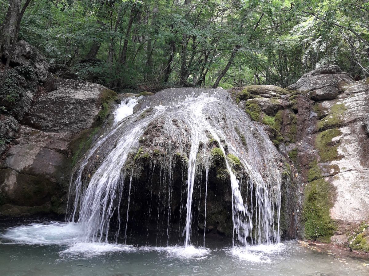 Малый водопад Суат