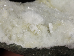 Окенит, сферолиты, Индия (80*42*34 мм, 141 г) №37633