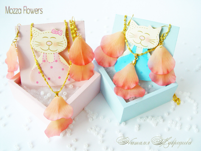 Комплект "Лепестками роз..." . Полимерная глина.