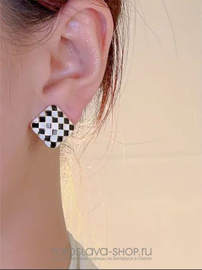 Клипсы с рисунком шахматная доска