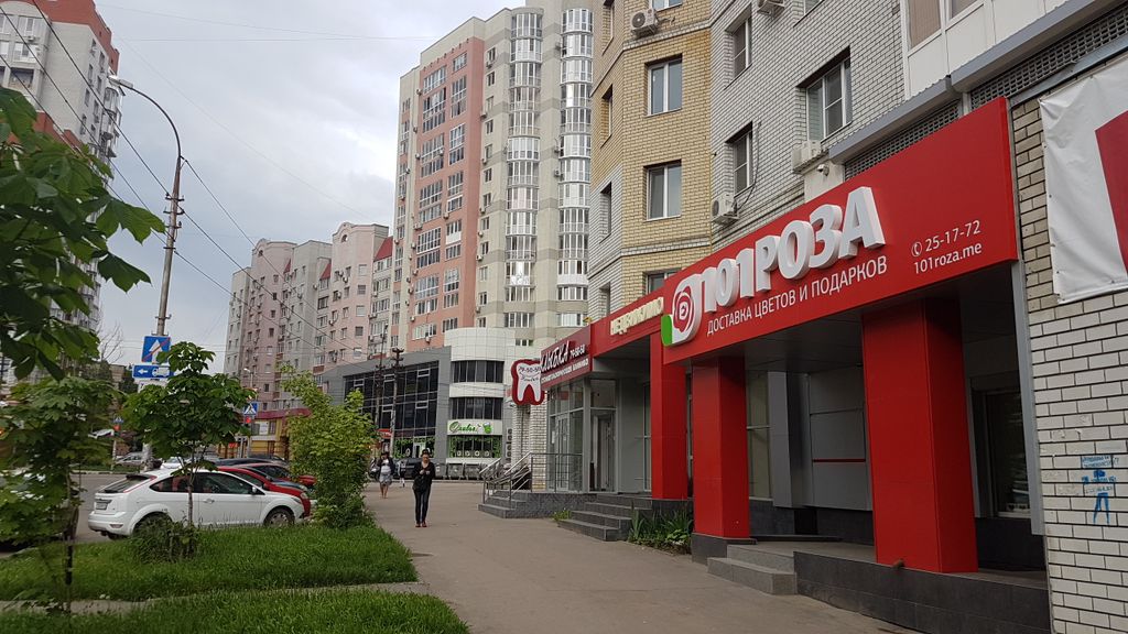 Вологда, улица пугачева, дом 36. Емельяна пугачева 2 бийск. Улица пугачева. Норвик банк киров. Фасады хозяйственных магазинов.