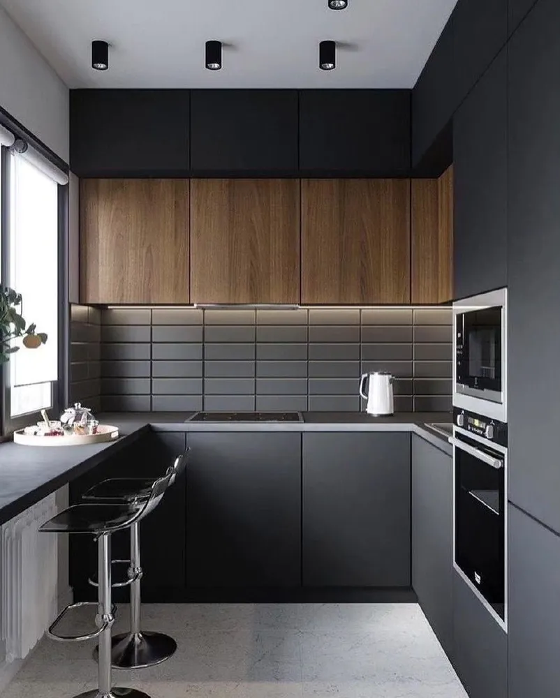 Кухня угловая двухуровневая, 2400*2400мм. Материал фасадов ЛДСП Эггер. Срок изготовления от 21 рабочего дня. Цена на момент заказа 104000 руб.