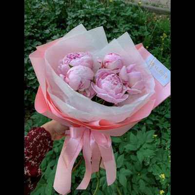 Букет из 5 пионов