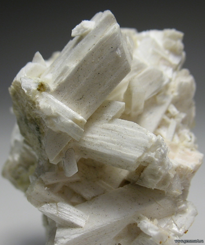 Ломонтит - сросток кристаллов. Испания. 37*31*25мм