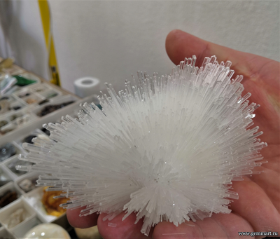 Сколецит - лучистый агрегат. Насик. Индия.