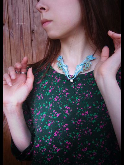 Коллекционное украшение из фарфора - колье с лебедями "Музыка солнечной птицы"