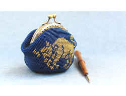 Монетница "Зодиак" Набор для вязания крючком с бисером от Ирины Рудевич - ТЕЛЕЦ (синий)
