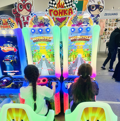 Детский игровой аппарат «Двойная Вертикальная Мото-Мото Гонка»