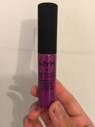 Стойкая жидкая матовая помада NYX Soft Matte Lip Cream 30 Seoul (Сеул)