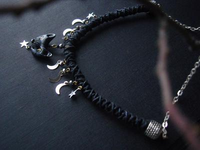 "Серенький волчок - звёздный пастушок", плетёное колье в стиле фэнтези