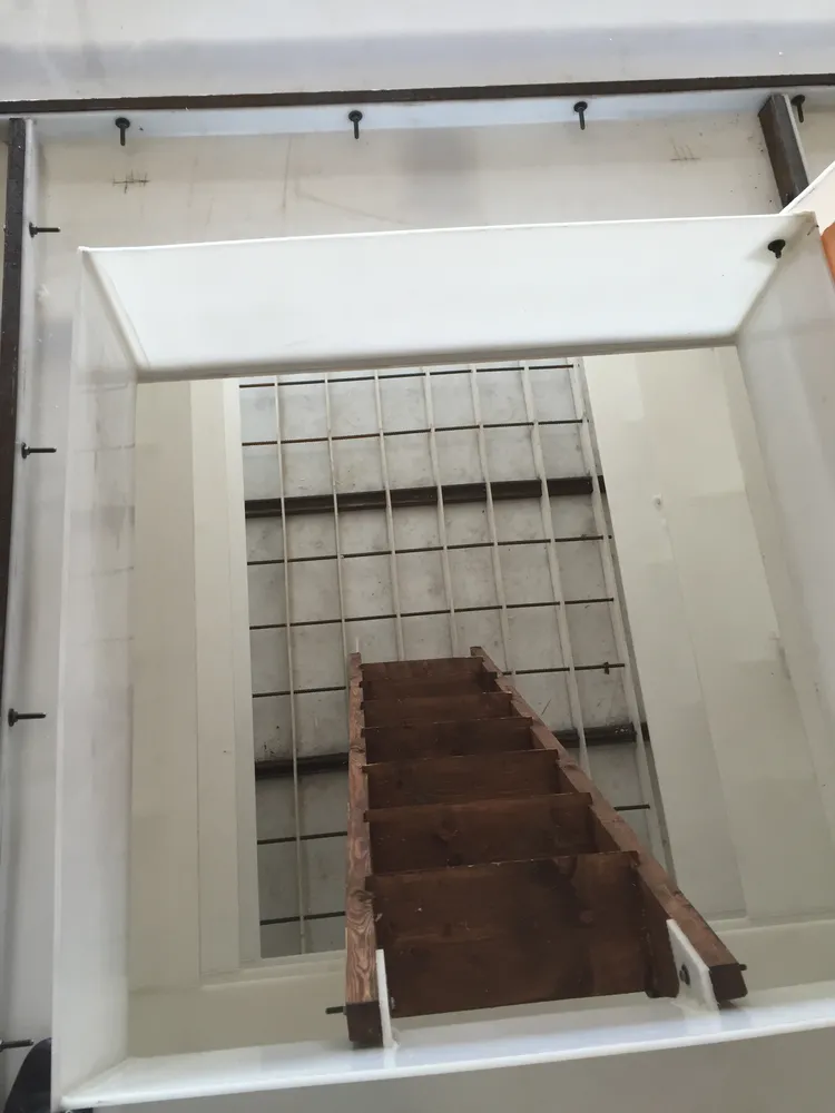 Пологая лестница с удобным входом  погреб