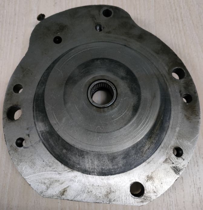 НВР-16Д. Крышка второй ступени с игольчатым подшипником. Устройство вакуумного насоса.