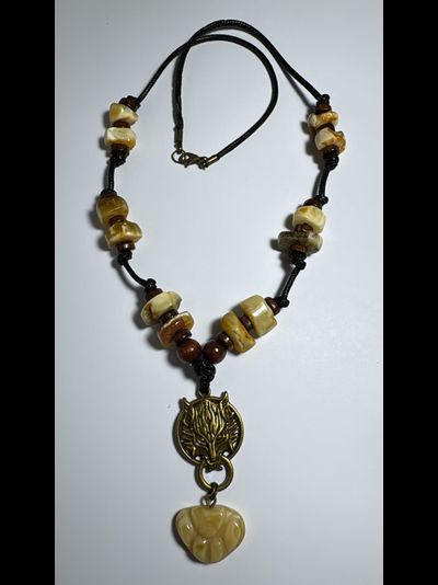 колье с янтарем