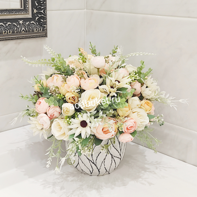 Композиция из искусственных цветов малых размеров  № М036/Купить в Москве