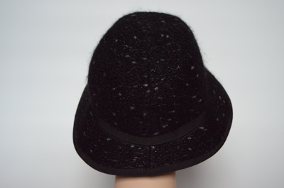 черная шляпа фетр